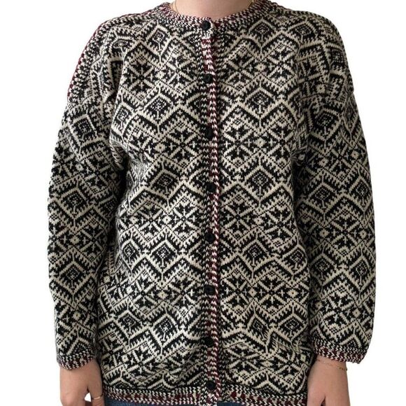 Vintage Womens Red Black Snowflake Wool Scandinavian Christmas Cardigan Sz L - Picture 1 of 6
